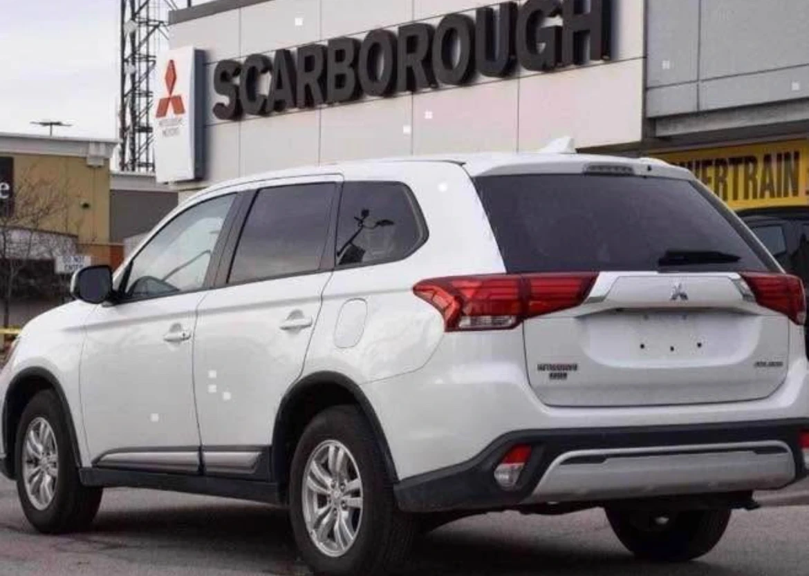 Mitsubishi Outlander ES * * ПОДГРЕВИ * * CARPLAY * * CARFAX * * КРЕДИТ  - изображение 3