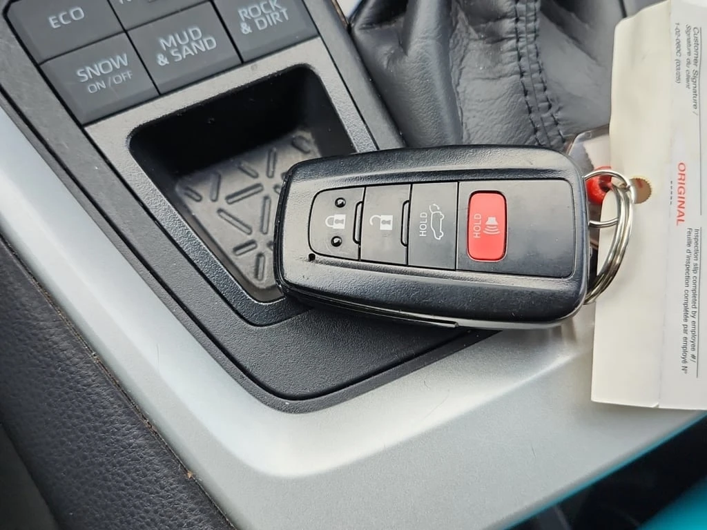 Toyota Rav4 * XLE * ПОДГРЕВИ * ШИБИДАХ * CARFAX * KEYLESS  - изображение 8