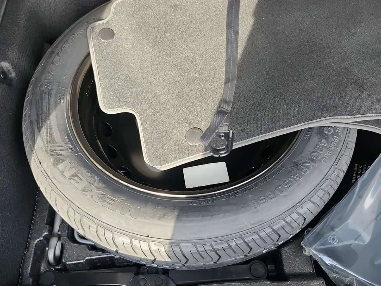 Mercedes-Benz GLE * 350 * CARFAX * ДИСТРОНИК * ПАНОРАМА * , снимка 9 - Автомобили и джипове - 54132043