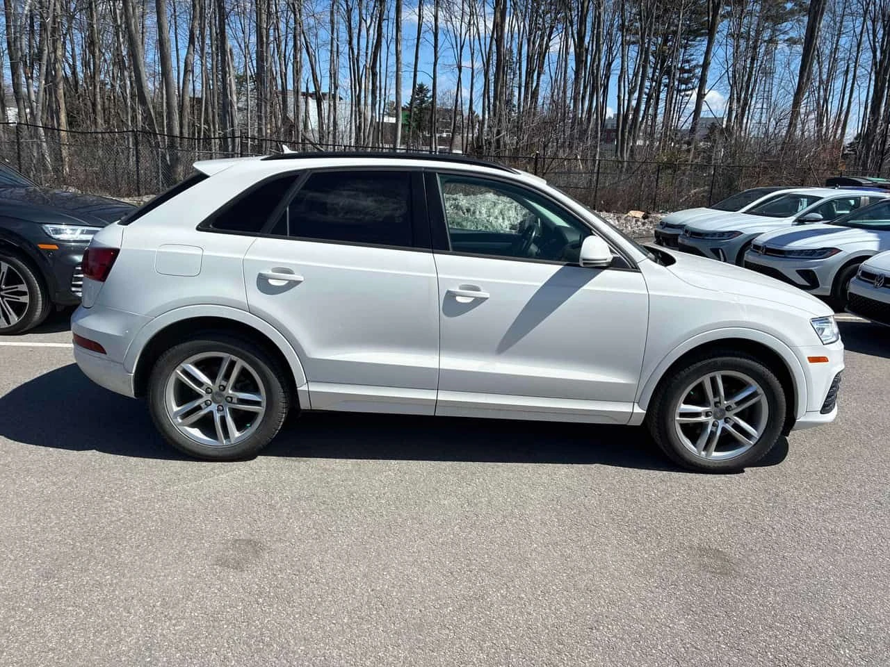 Audi Q3 * Komfort * 2 �����* PANO* KEYLESS* �������*  | Mobile.bg � ����������� 3