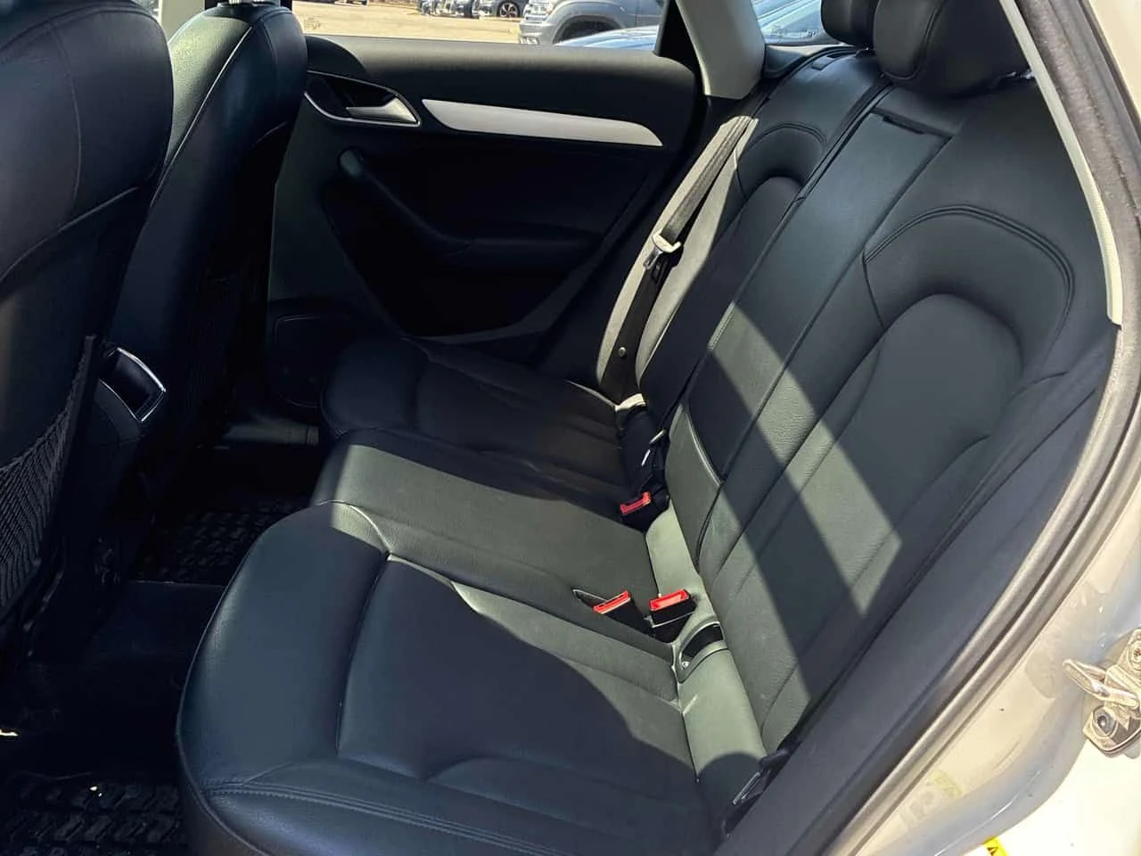 Audi Q3 * Komfort * 2 �����* PANO* KEYLESS* �������*  | Mobile.bg � ����������� 11