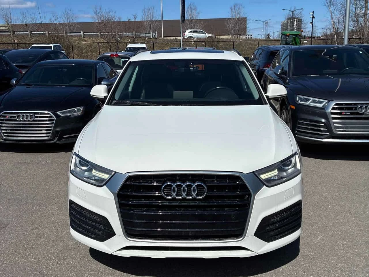 Audi Q3 * Komfort * 2 �����* PANO* KEYLESS* �������*  | Mobile.bg � ����������� 6