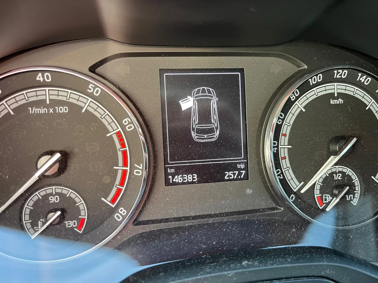 Skoda Karoq 1.5 TSI 150 KC DSG 4X4 EURO 6D 146383 KM !!!, снимка 8 - Автомобили и джипове - 54414415