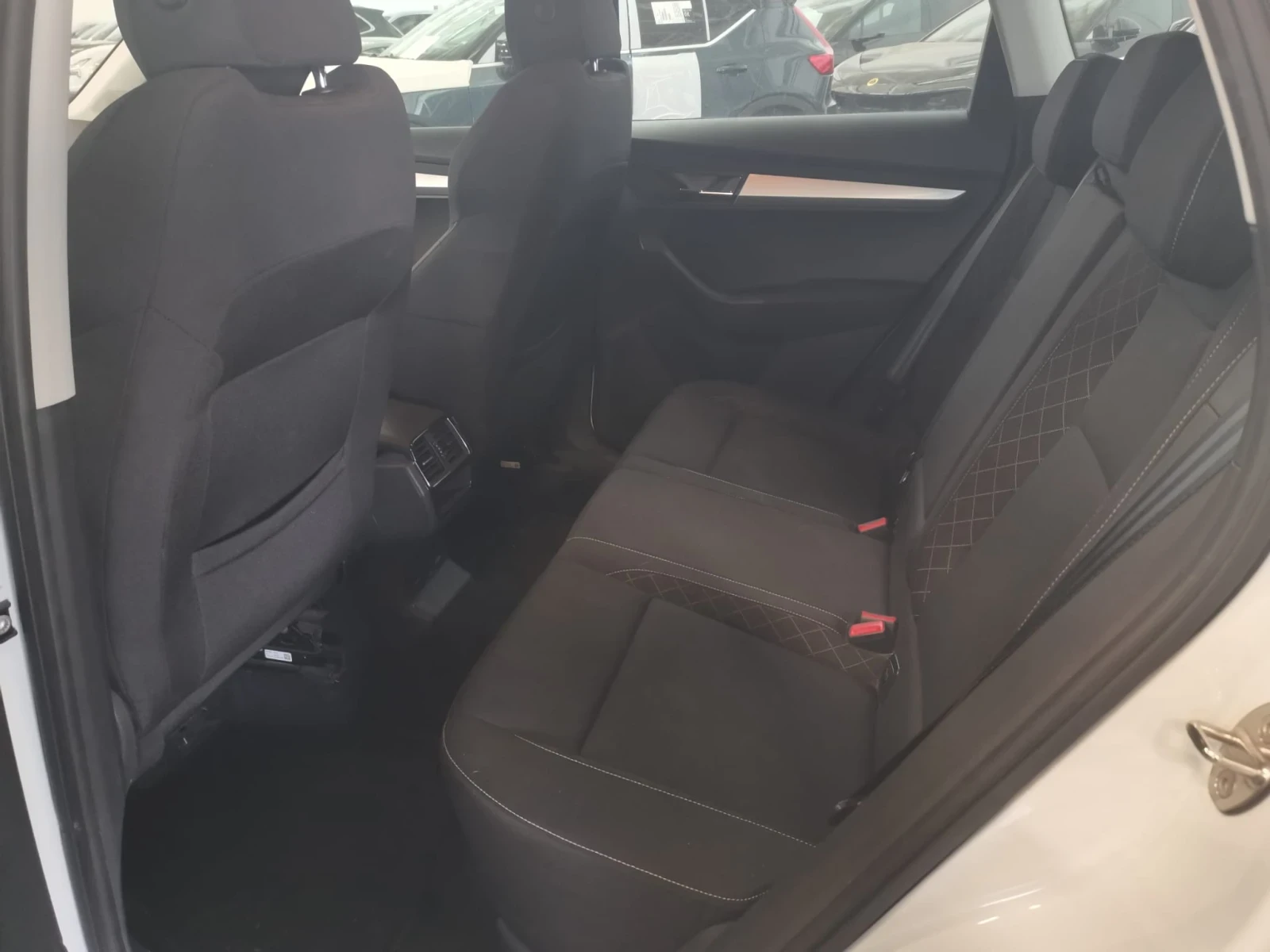 Skoda Karoq 1.5 TSI 150 KC DSG 4X4 EURO 6D 146383 KM !!!, снимка 10 - Автомобили и джипове - 54414415