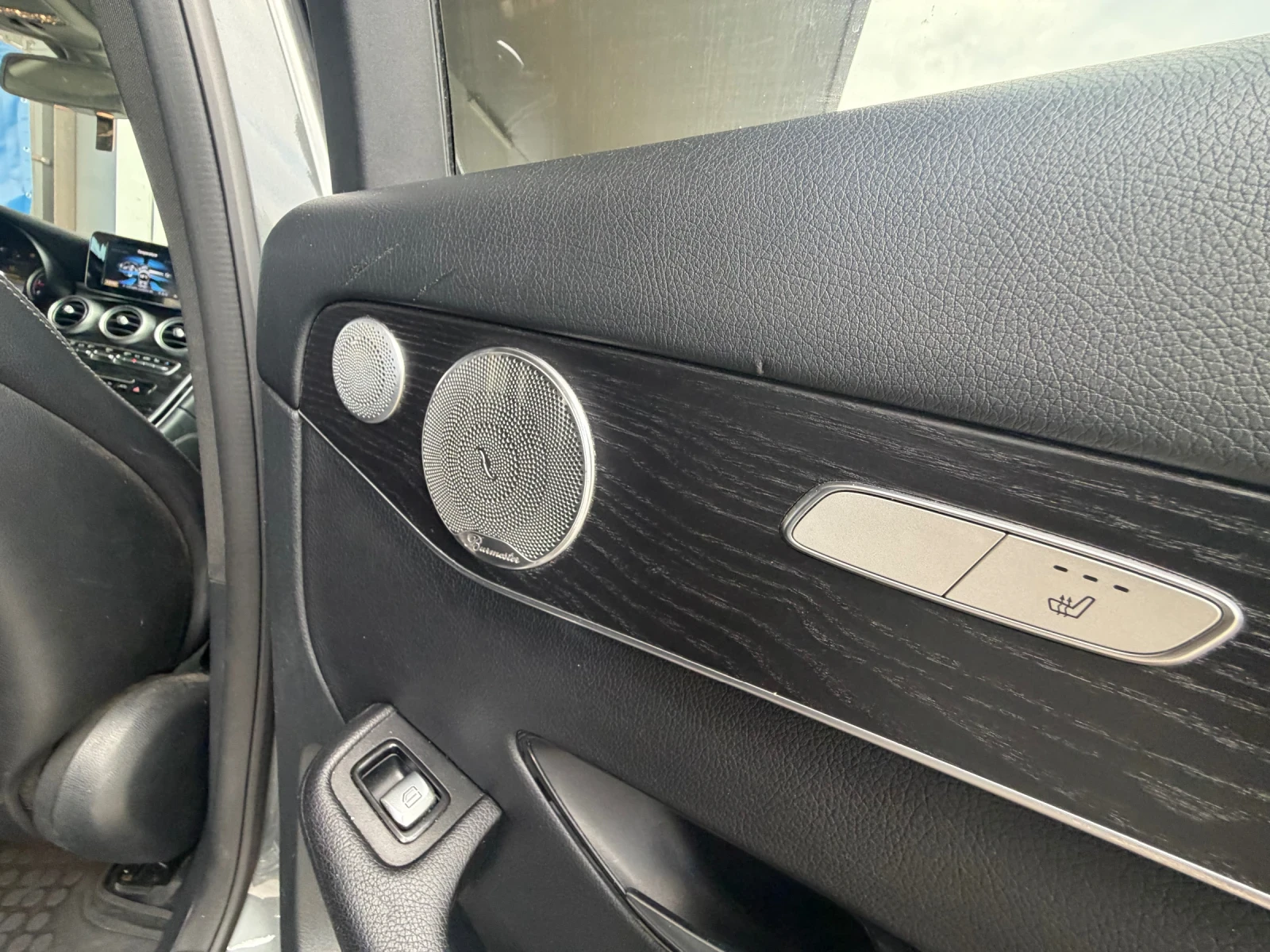Mercedes-Benz GLC 220 AMG* ПАНОРАМА* КАМЕРА* КОЖА* , снимка 12 - Автомобили и джипове - 55013688