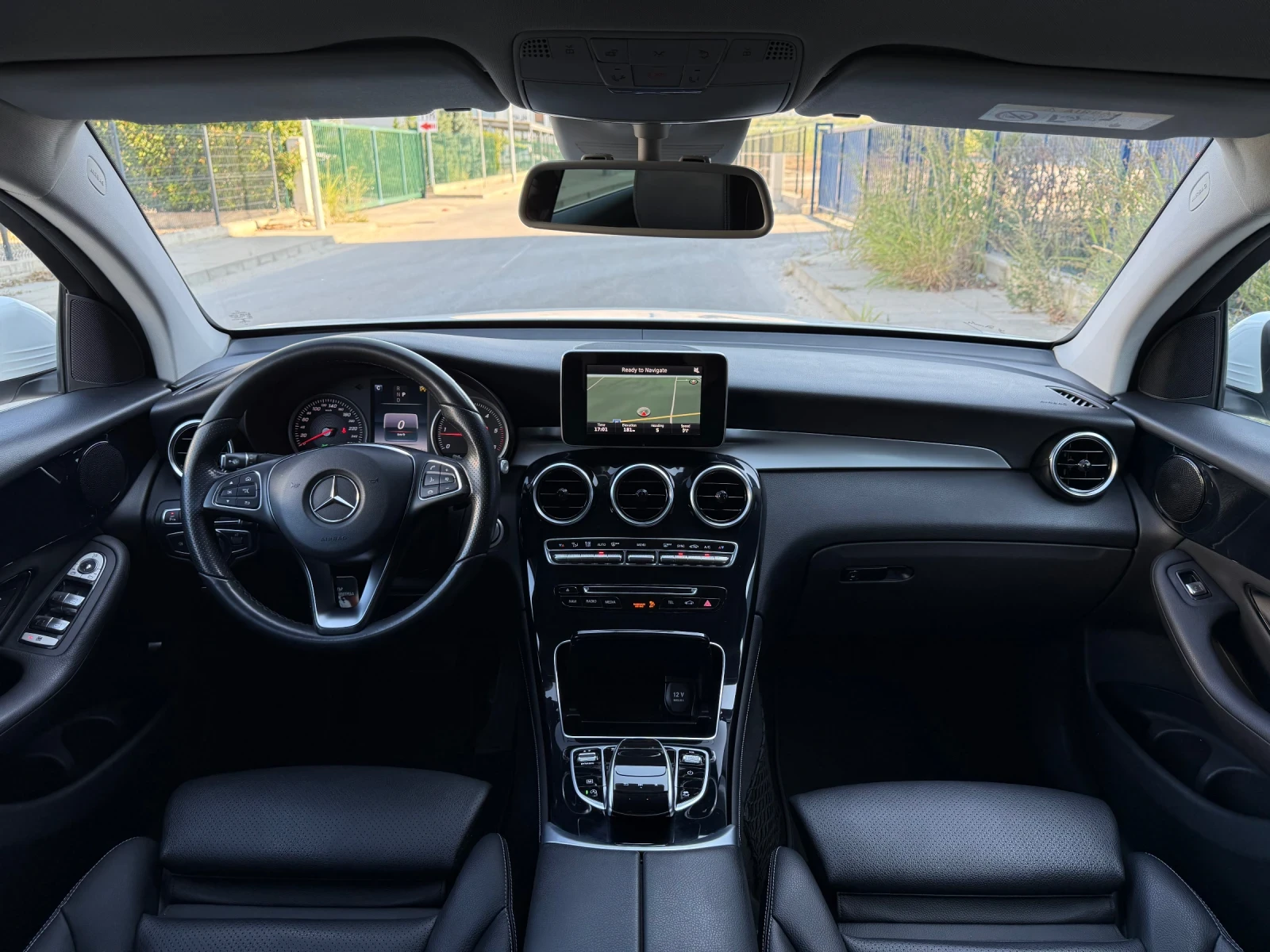 Mercedes-Benz GLC Coupe 250D 4MATIC / MULTIBEAM / 360 КАМЕРИ/ПЪЛНА ИСТОРИЯ, снимка 9 - Автомобили и джипове - 55499154