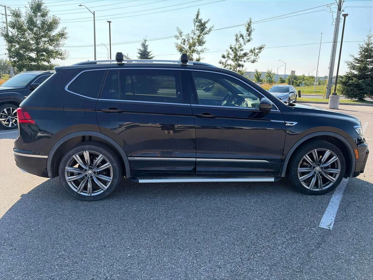 VW Tiguan * Highline * 360КАМЕРИ* ПАНОРАМА* ПОДГРЕВ* , снимка 3 - Автомобили и джипове - 55547806