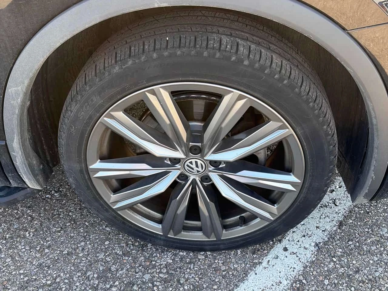 VW Tiguan * Highline * 360КАМЕРИ* ПАНОРАМА* ПОДГРЕВ* , снимка 7 - Автомобили и джипове - 55547806