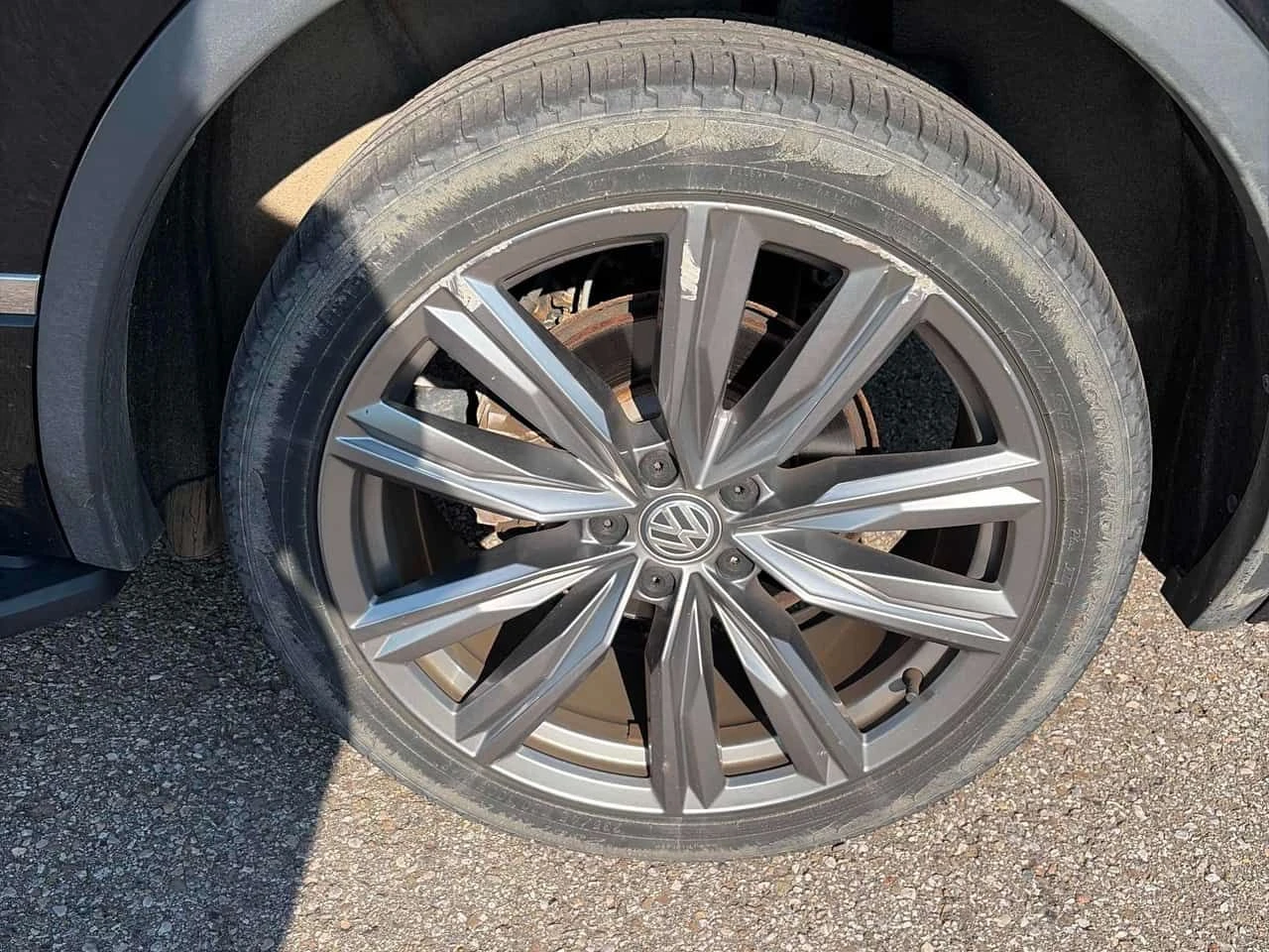 VW Tiguan * Highline * 360КАМЕРИ* ПАНОРАМА* ПОДГРЕВ* , снимка 11 - Автомобили и джипове - 55547806