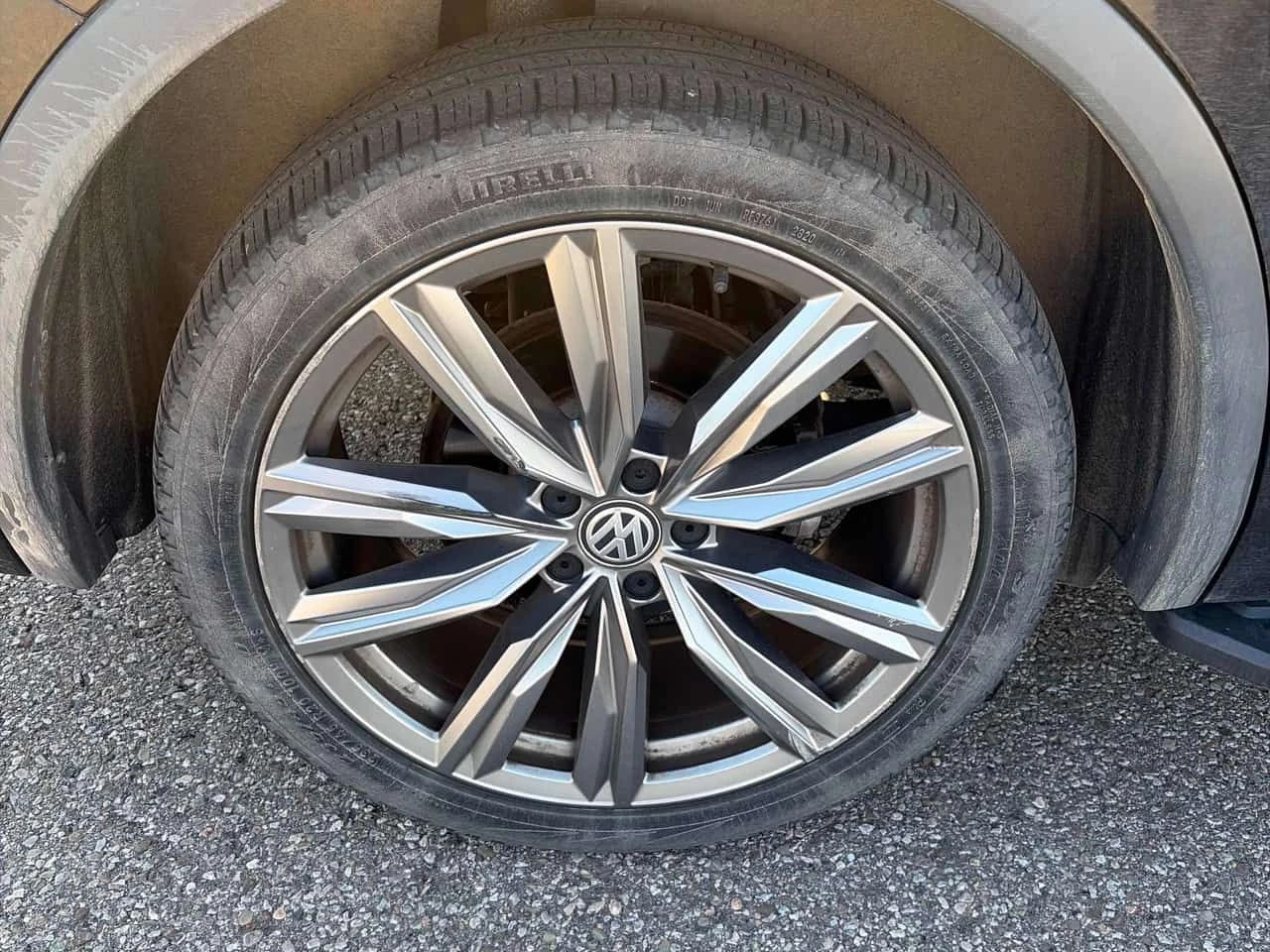 VW Tiguan * Highline * 360КАМЕРИ* ПАНОРАМА* ПОДГРЕВ* , снимка 10 - Автомобили и джипове - 55547806