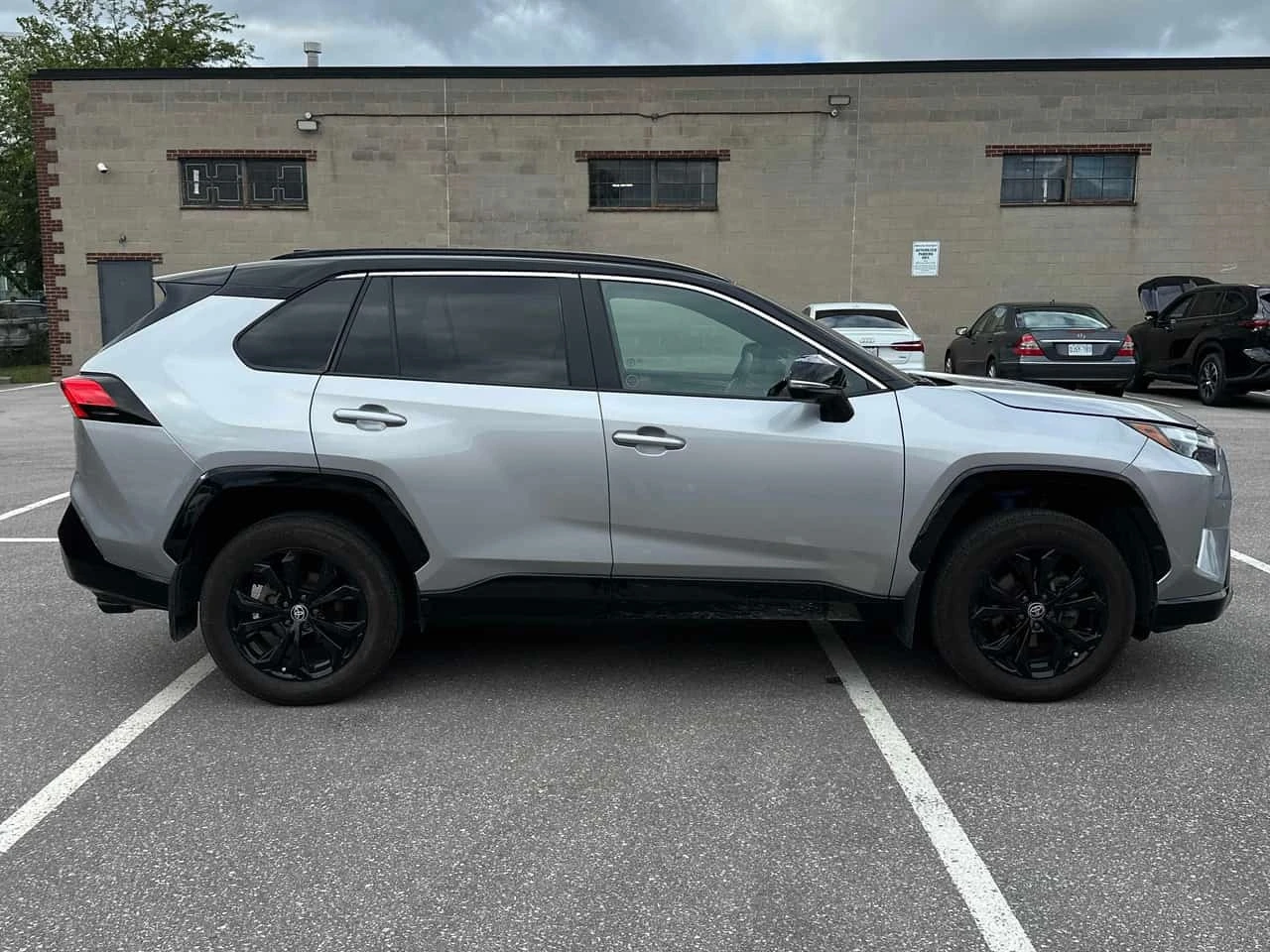 Toyota Rav4 Hybrid XSE| 360| PANO| KEYLESS| , снимка 3 - Автомобили и джипове - 55798663