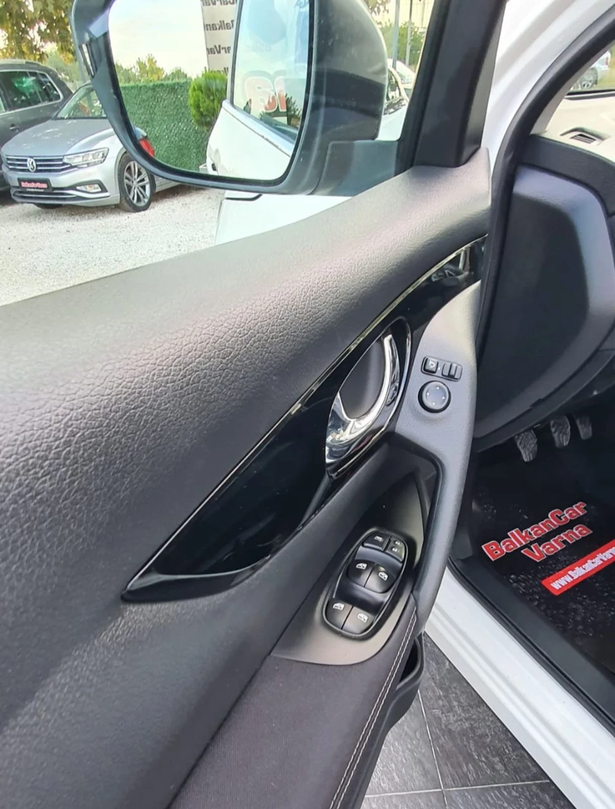 Nissan Qashqai 1.5DCI TEKNA+ 110хил.км!, снимка 14 - Автомобили и джипове - 55974343