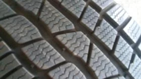 Гуми Зимни 225/50R16, снимка 9