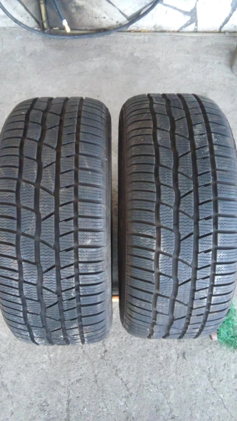 Гуми Зимни 225/50R16, снимка 1 - Гуми и джанти - 27654475