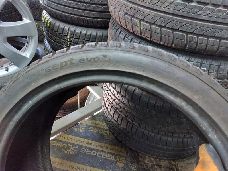 Гуми Зимни 225/40R18, снимка 8 - Гуми и джанти - 36274882