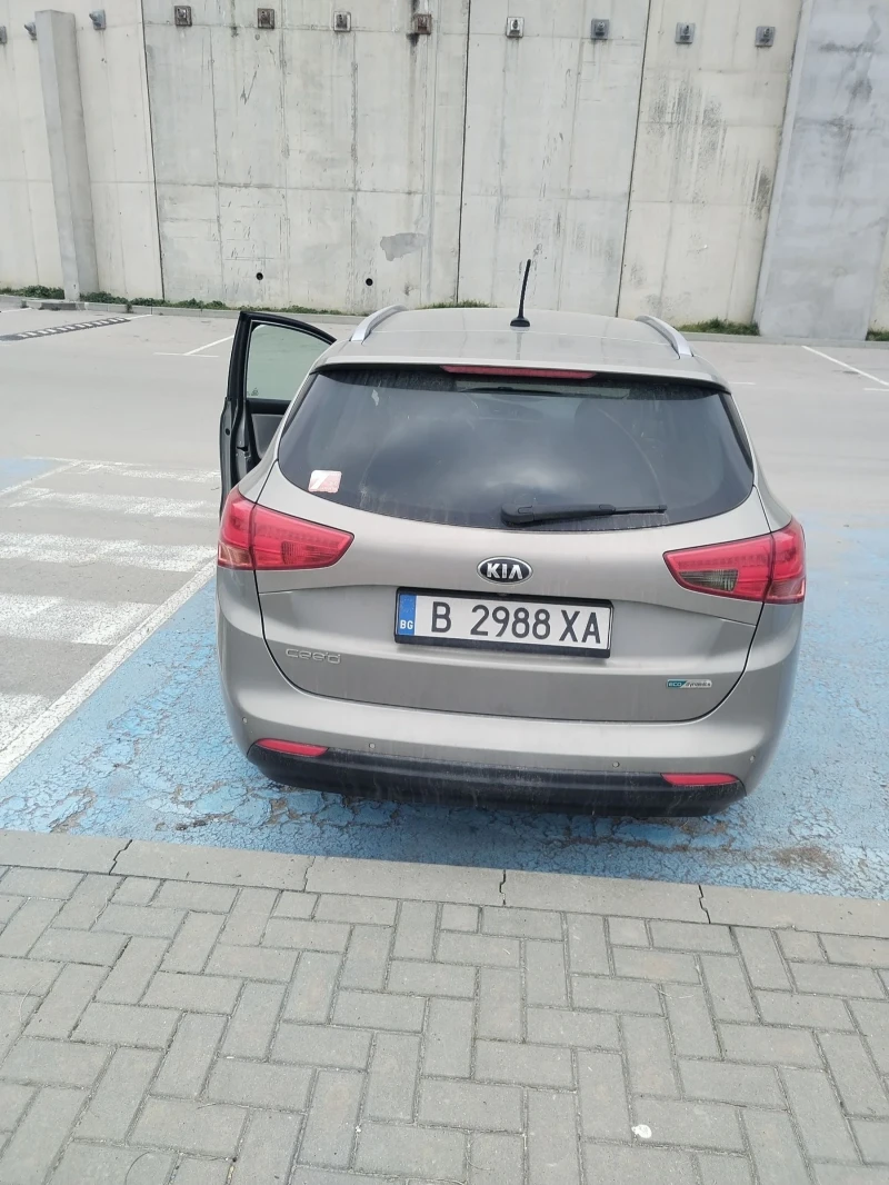 Kia Ceed, снимка 4 - Автомобили и джипове - 48929853