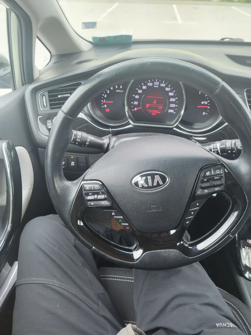 Kia Ceed, снимка 14 - Автомобили и джипове - 48929853