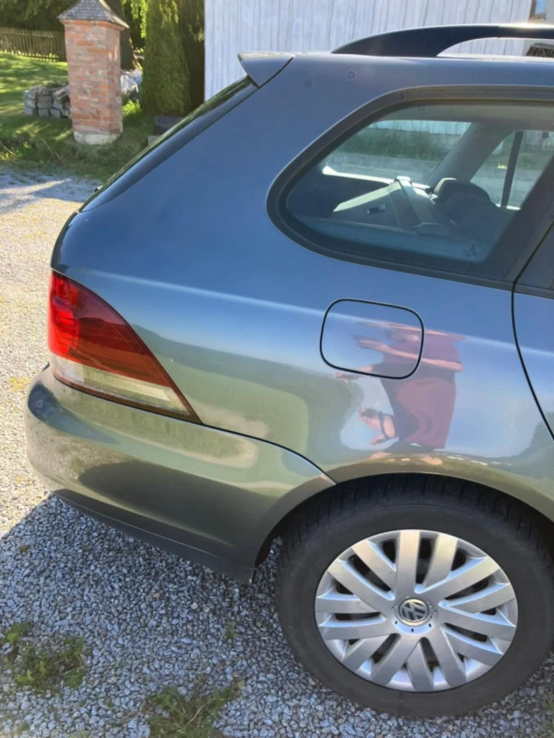 VW Golf 1.6 TDI, снимка 3 - Автомобили и джипове - 51561590