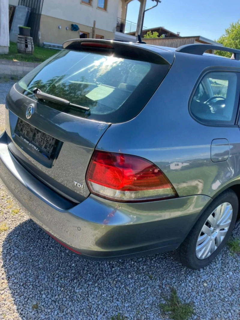 VW Golf 1.6 TDI, снимка 2 - Автомобили и джипове - 51561590