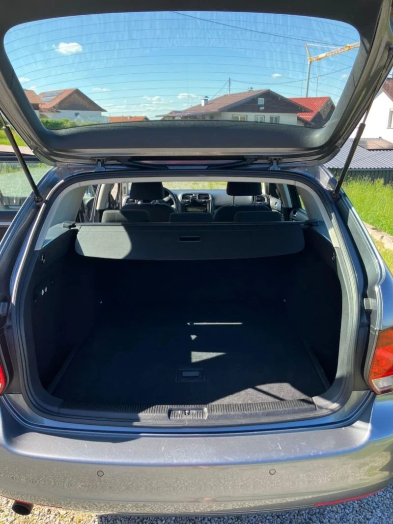 VW Golf 1.6 TDI, снимка 5 - Автомобили и джипове - 51561590