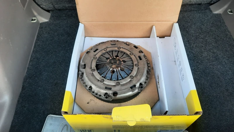 VW Golf Plus 2.OTDI, снимка 16 - Автомобили и джипове - 52021312