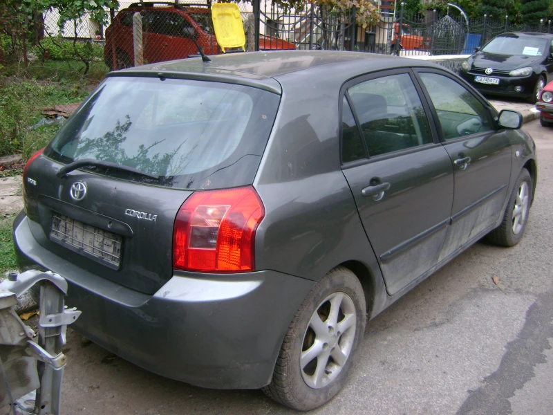 Toyota Corolla 1.6 VVT-I, снимка 10 - Автомобили и джипове - 52313560
