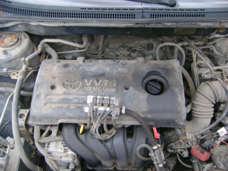 Toyota Corolla 1.6 VVT-I, снимка 15 - Автомобили и джипове - 52313560