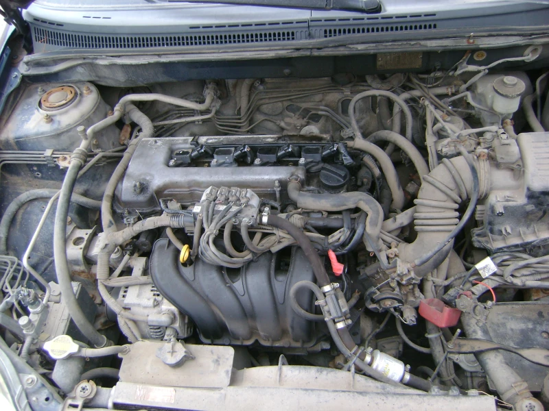 Toyota Corolla 1.6 VVT-I, снимка 9 - Автомобили и джипове - 52313560