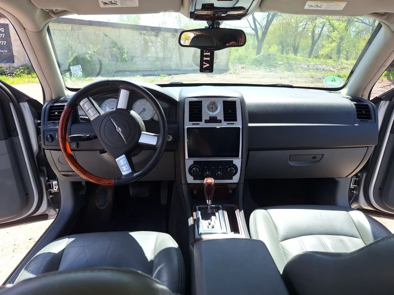 Chrysler 300c 5.7HEMI 4X4 LPG, снимка 9 - Автомобили и джипове - 52361795