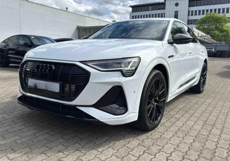 Audi E-Tron Quatro/Sportback/2xSline/Black Edition/B&O/Kam, снимка 3 - Автомобили и джипове - 52658020
