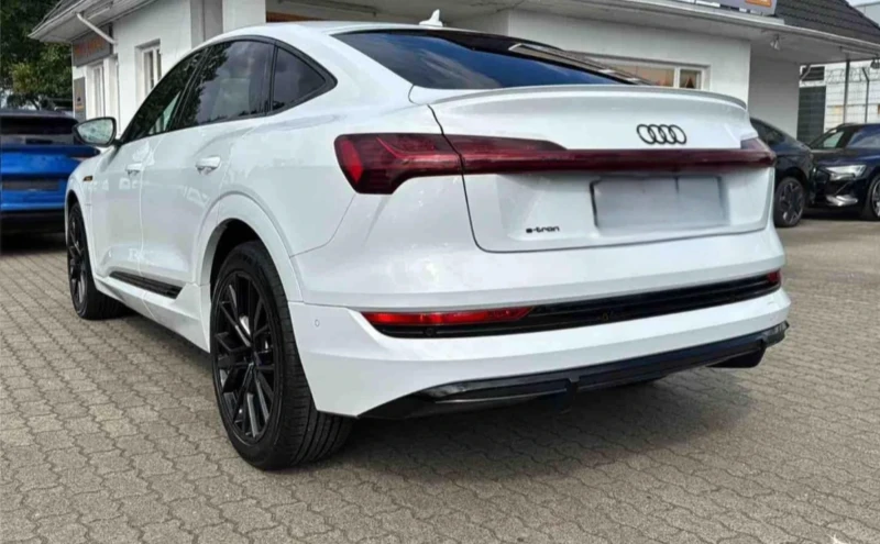 Audi E-Tron Quatro/Sportback/2xSline/Black Edition/B&O/Kam, снимка 6 - Автомобили и джипове - 52658020