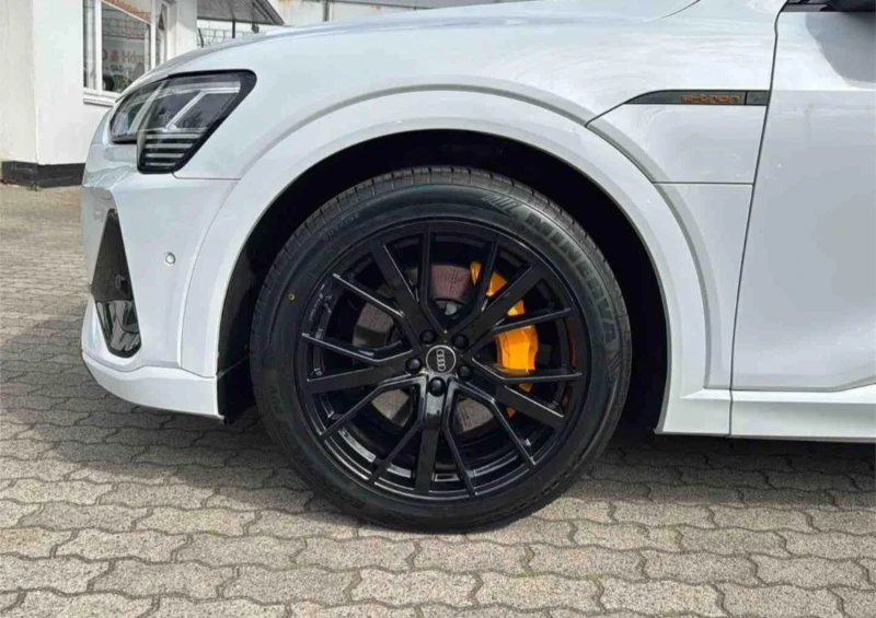 Audi E-Tron Quatro/Sportback/2xSline/Black Edition/B&O/Kam, снимка 7 - Автомобили и джипове - 52658020