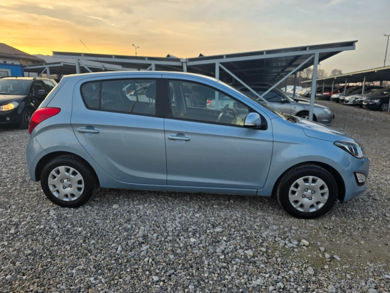 Hyundai I20 1.2 КЛИМАТИК РЕАЛНИ КИЛОМЕТРИ, снимка 6 - Автомобили и джипове - 52941963