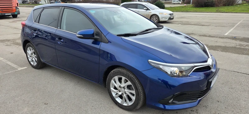 Toyota Auris, снимка 3 - Автомобили и джипове - 53286688