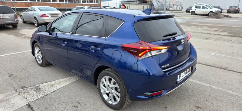 Toyota Auris, снимка 5 - Автомобили и джипове - 53286688