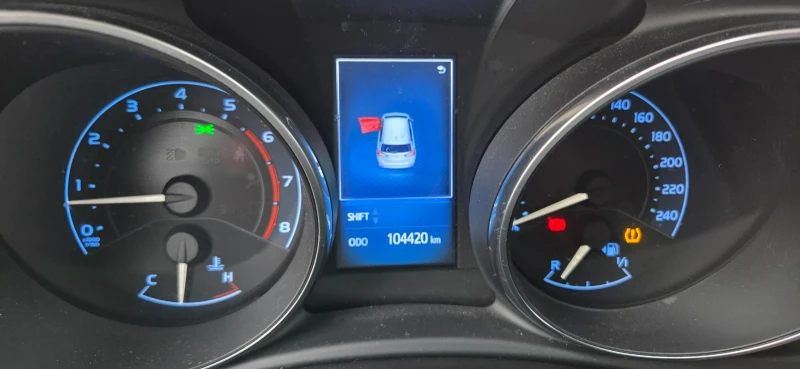 Toyota Auris, снимка 11 - Автомобили и джипове - 53286688