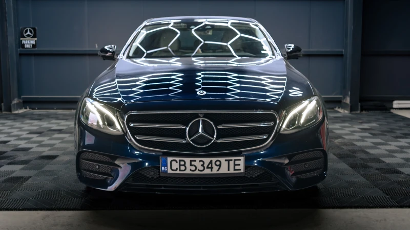 Mercedes-Benz E 220 * 4Matic* 360* lane assist* лизинг* AMG Line, снимка 2 - Автомобили и джипове - 53455283
