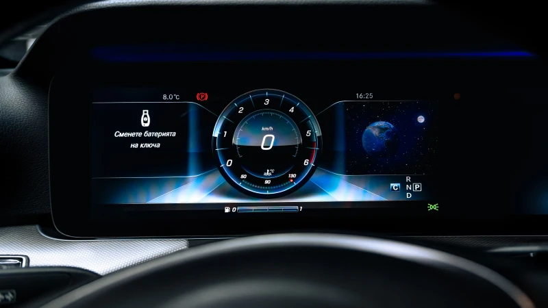 Mercedes-Benz E 220 * 4Matic* 360* lane assist* лизинг* AMG Line, снимка 13 - Автомобили и джипове - 53455283
