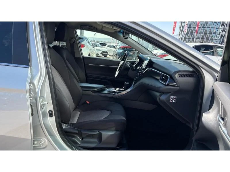 Toyota Camry 2.5 HYBRID COMFORT, снимка 6 - Автомобили и джипове - 53980933