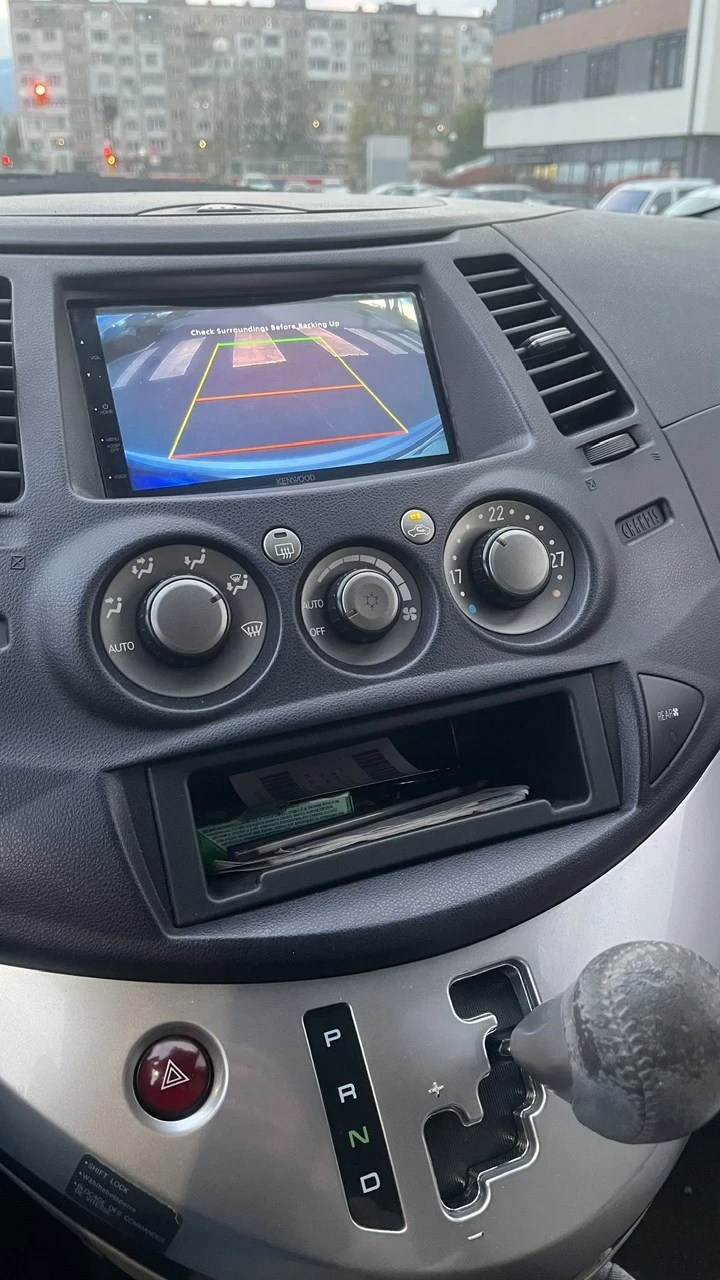 Mitsubishi Grandis Газ / Бензин, снимка 12 - Автомобили и джипове - 56181372