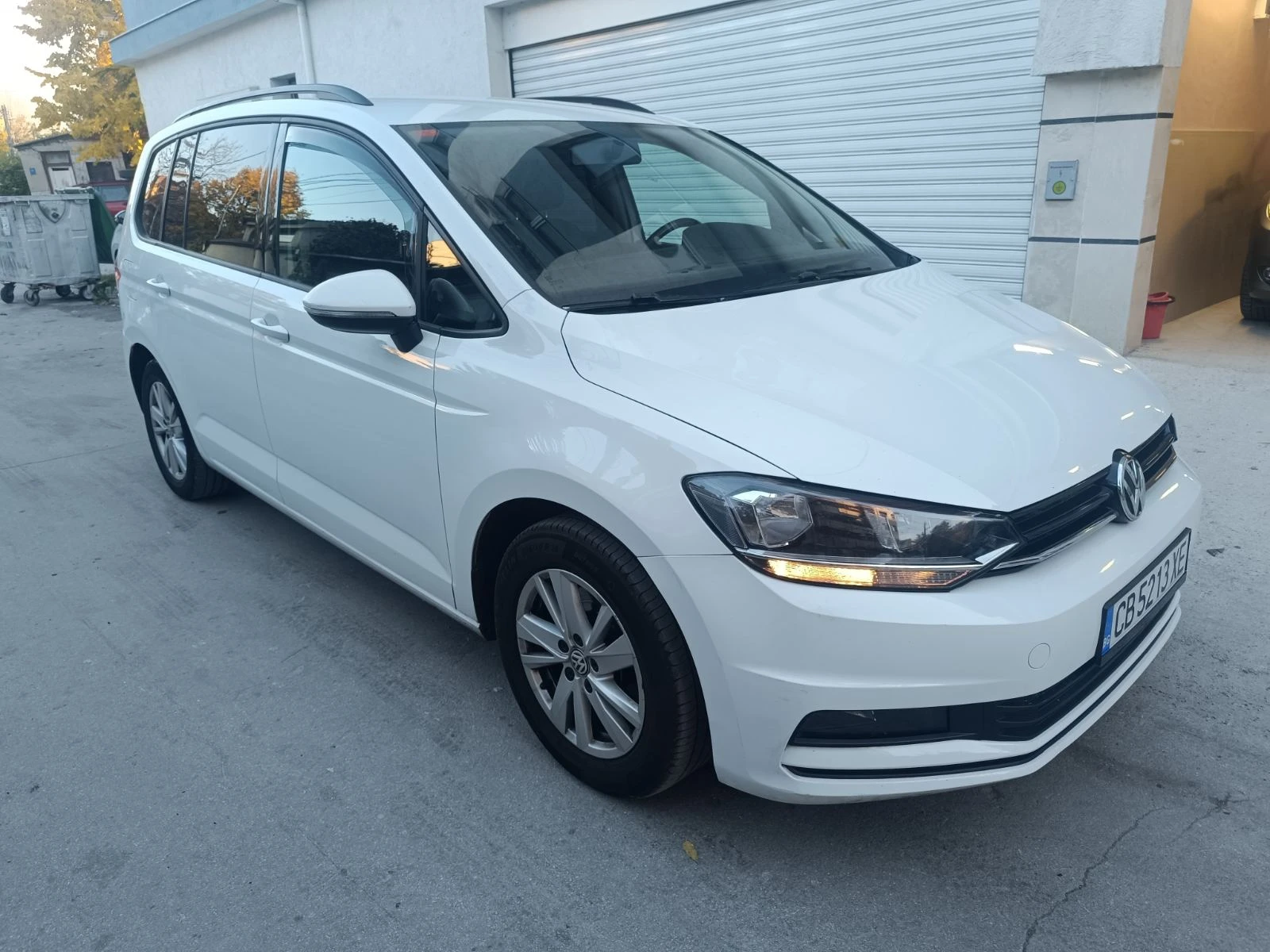 VW Touran  2.0 TDI Edition BMT - изображение 6