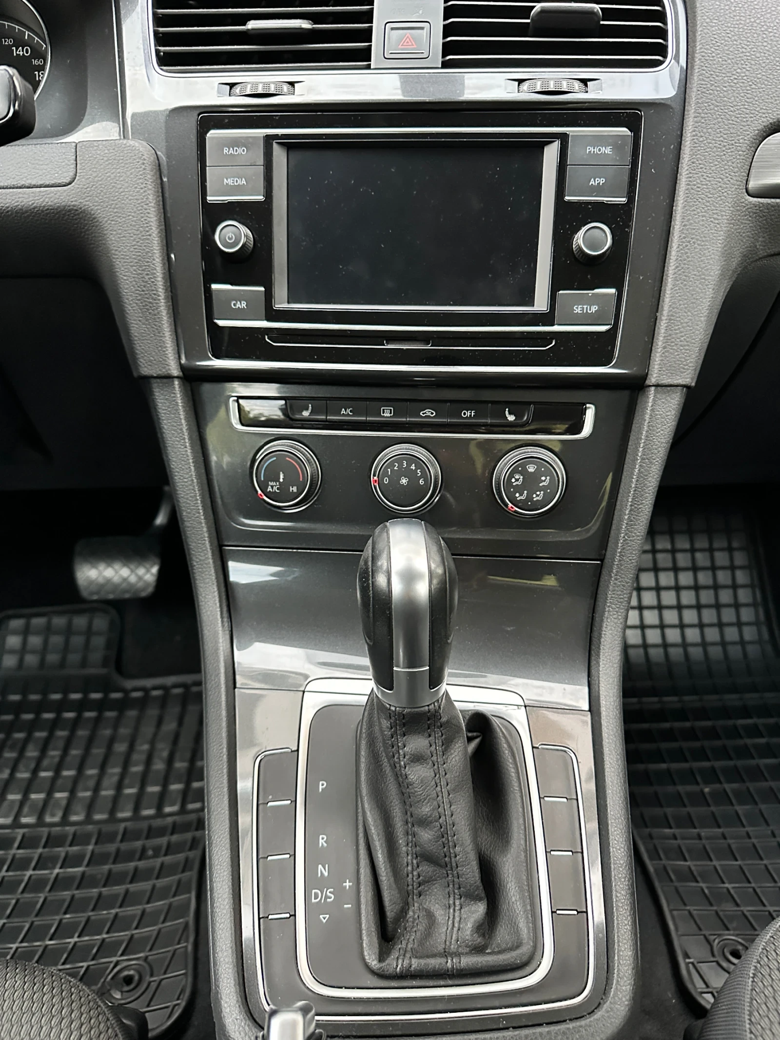 VW Golf 1.8 TSI FACELIFT - изображение 9