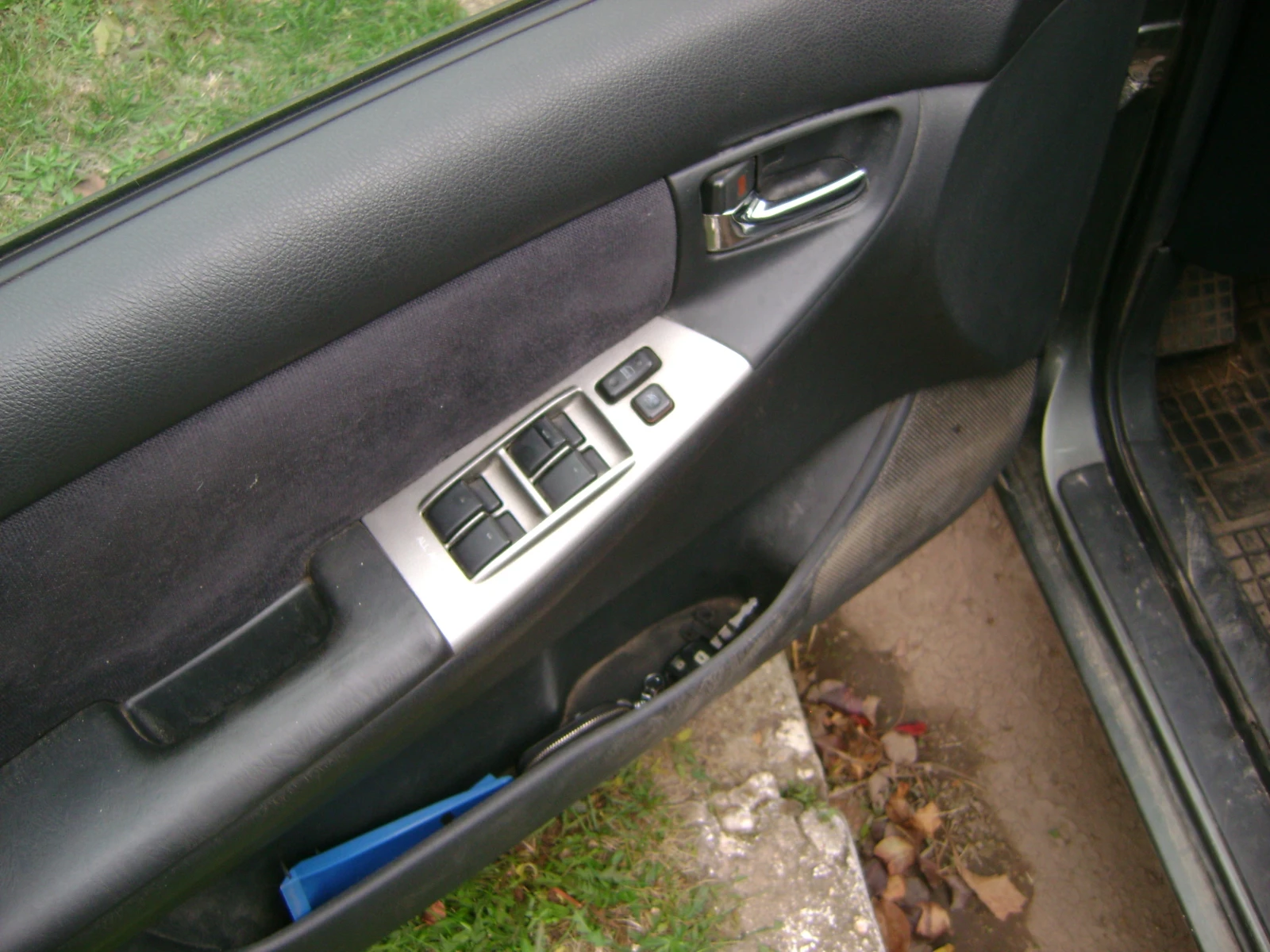 Toyota Corolla 1.6 VVT-I, снимка 13 - Автомобили и джипове - 53790899