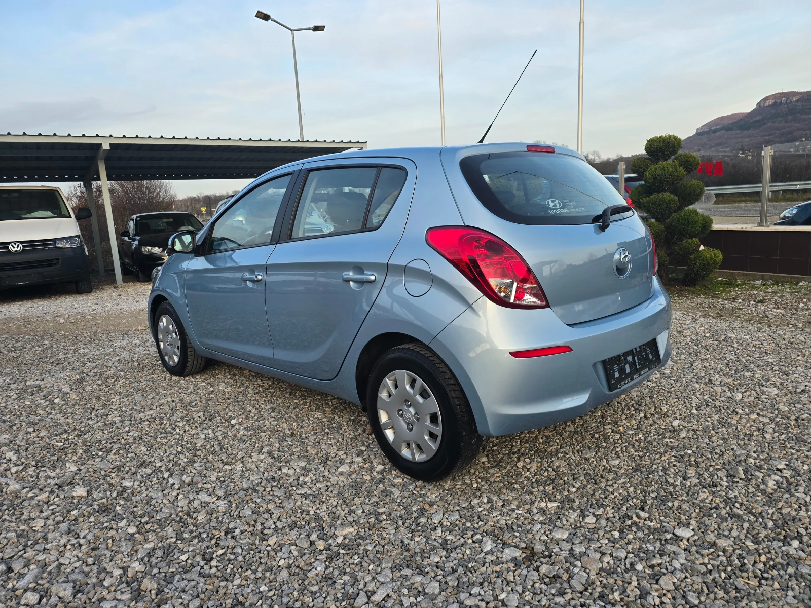 Hyundai I20 1.2 КЛИМАТИК РЕАЛНИ КИЛОМЕТРИ - изображение 3