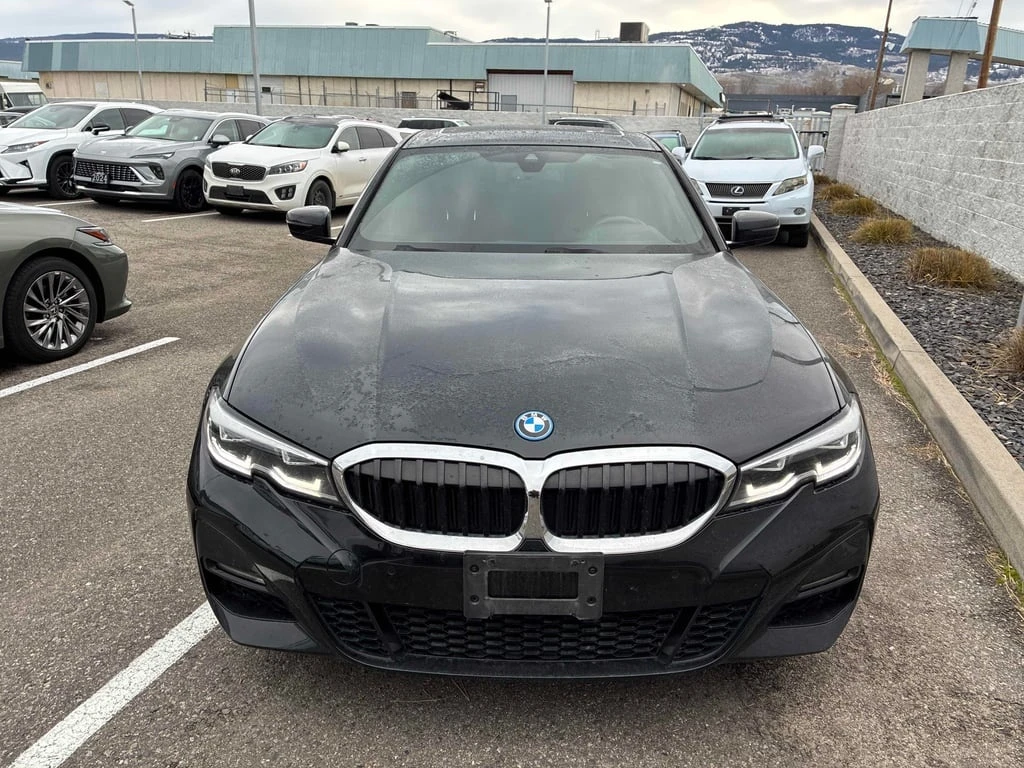 BMW 330 2022 E XDRIVE * ПРЕДСТАВИТЕЛСТВО НА LEXUS *  - изображение 2