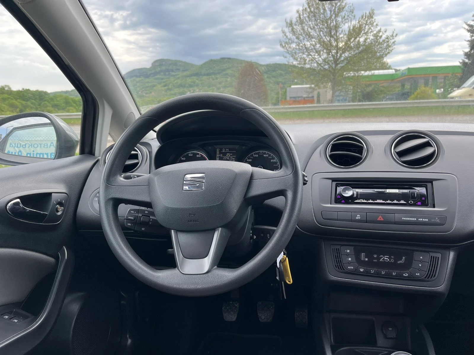 Seat Ibiza 1.2I 70кс. EURO 5 КЛИМАТИК, снимка 12 - Автомобили и джипове - 53432751