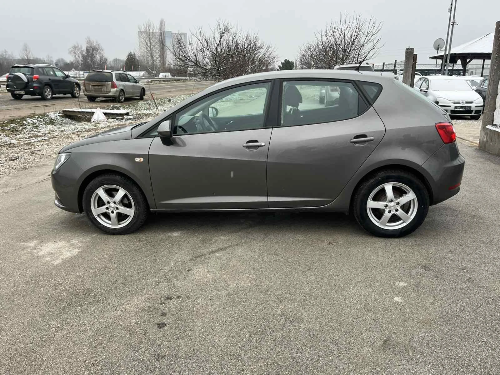 Seat Ibiza 1.2I 70кс. EURO 5 КЛИМАТИК - изображение 6