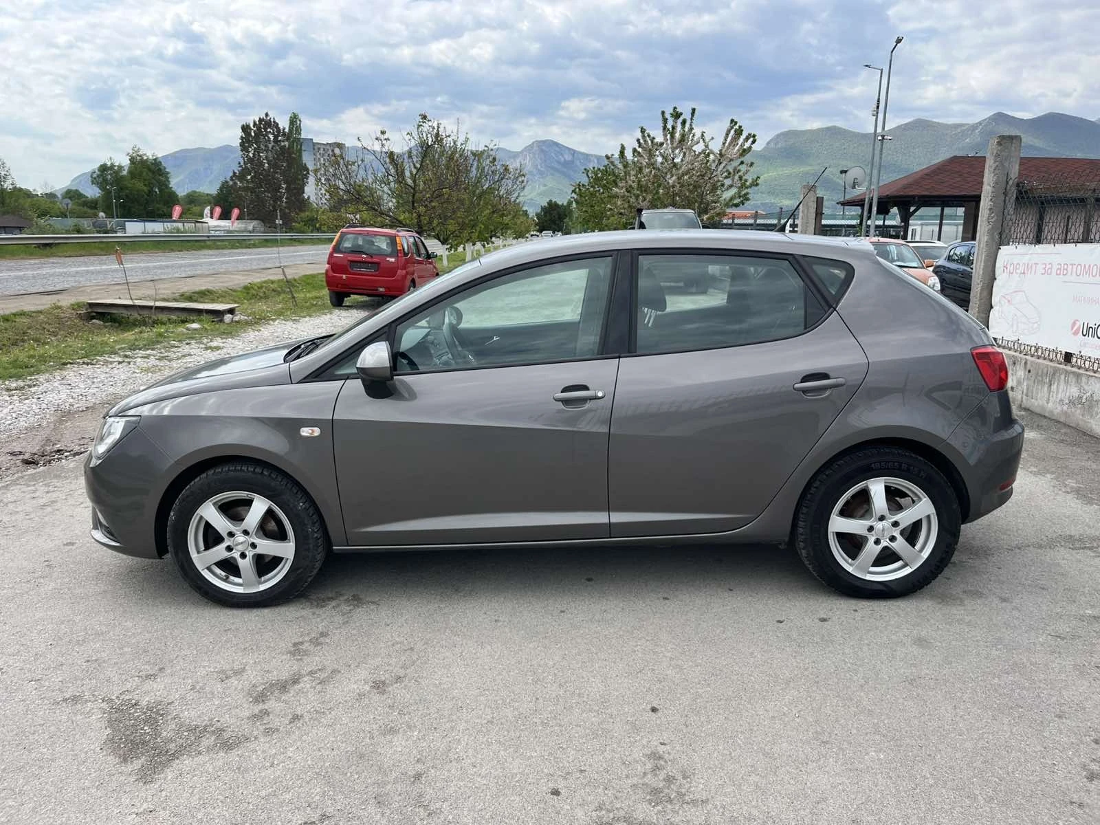 Seat Ibiza 1.2I 70кс. EURO 5 КЛИМАТИК, снимка 6 - Автомобили и джипове - 53432751