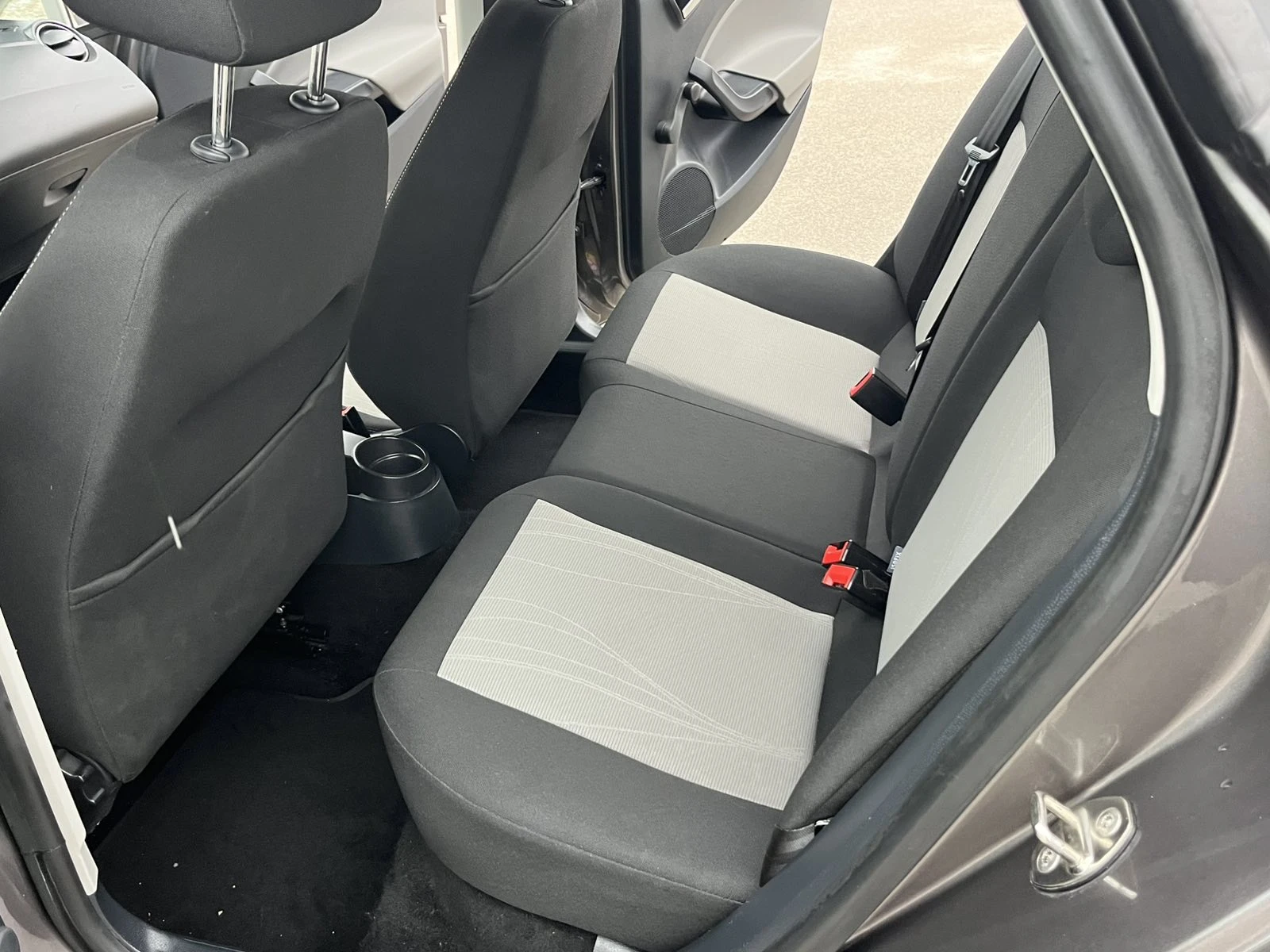 Seat Ibiza 1.2I 70кс. EURO 5 КЛИМАТИК - изображение 9