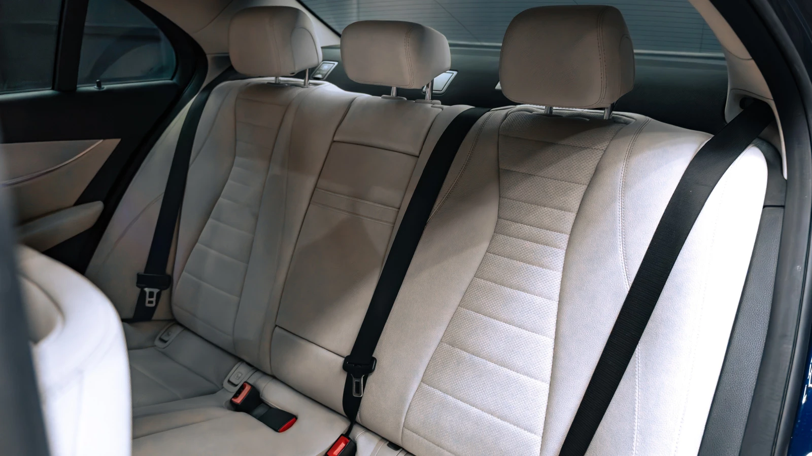 Mercedes-Benz E 220 * 4Matic* 360* lane assist* ������* AMG Line | Mobile.bg � ����������� 16